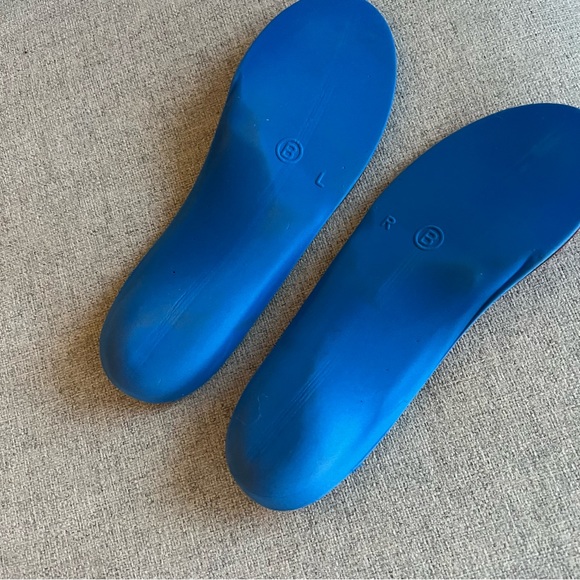 Brand new supportive insoles! - Picture 2 of 4